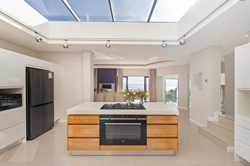 7 Bedroom Property for Sale in Llandudno Western Cape